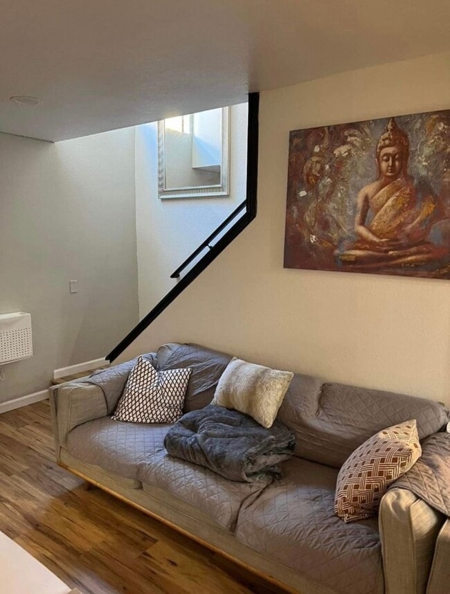 Building Photo - Golden Hill Gem: Spacious Furnished 2BR with City Convenience