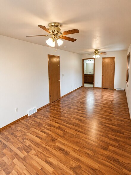 Building Photo - 1128 Lyndon St