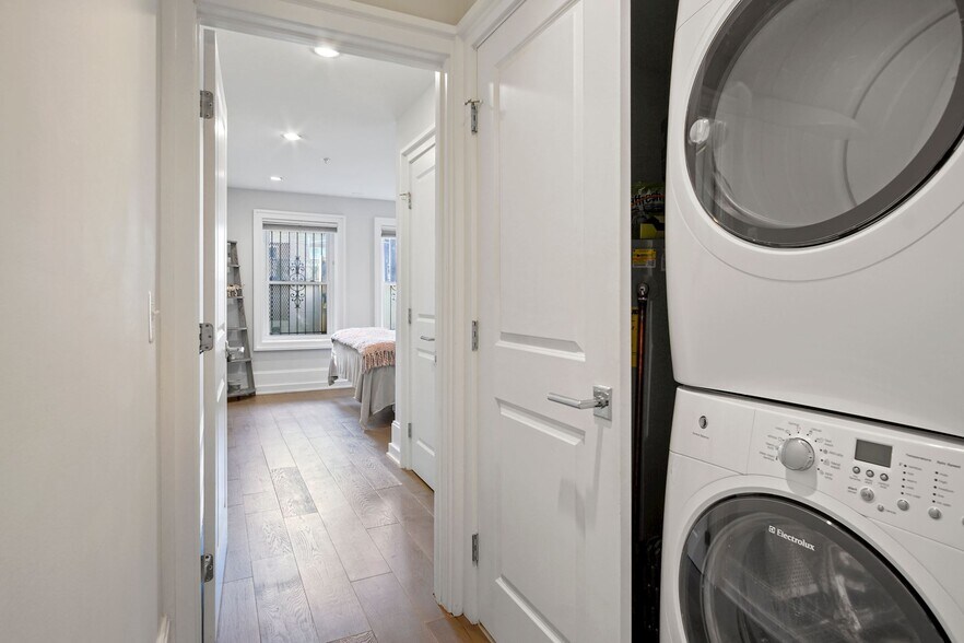 Building Photo - 1506 Q St NW