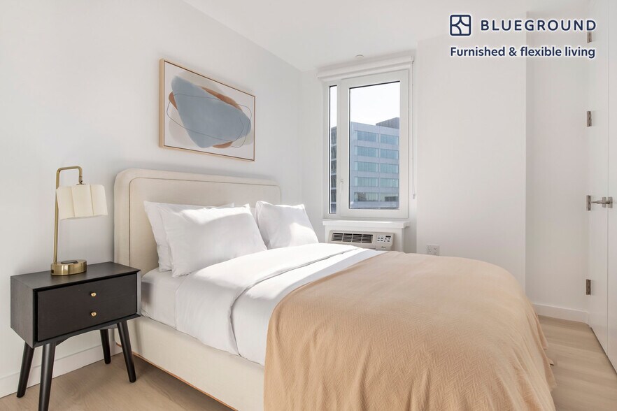 Building Photo - 150 Lawrence St