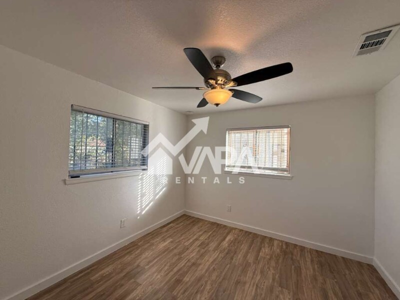 Building Photo - 9226 Nagel St