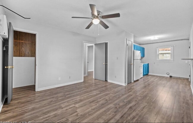 Building Photo - 307 Richlands Ave