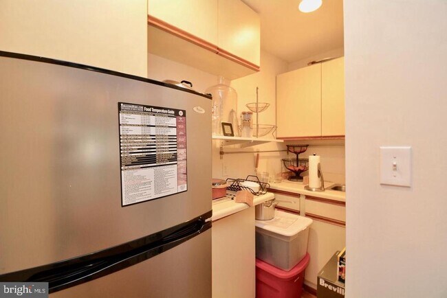Building Photo - 6153 Summer Park Ln