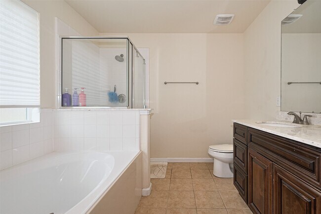 Building Photo - 3327 Bluebird Park Ln