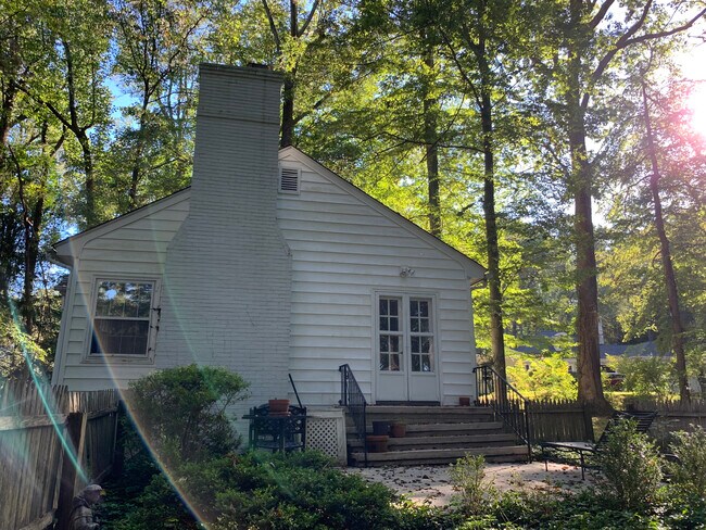 French doors leading out to patio - 5 Cliffholme Rd