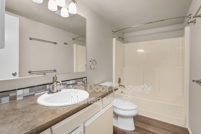 Building Photo - 3602 Nassau Ave NE