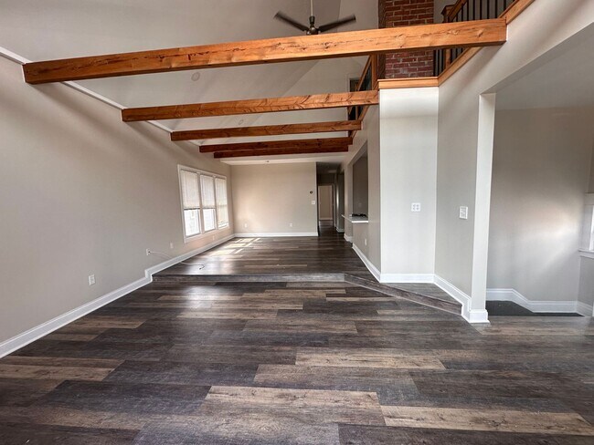 Building Photo - 1164 Hertel Ave