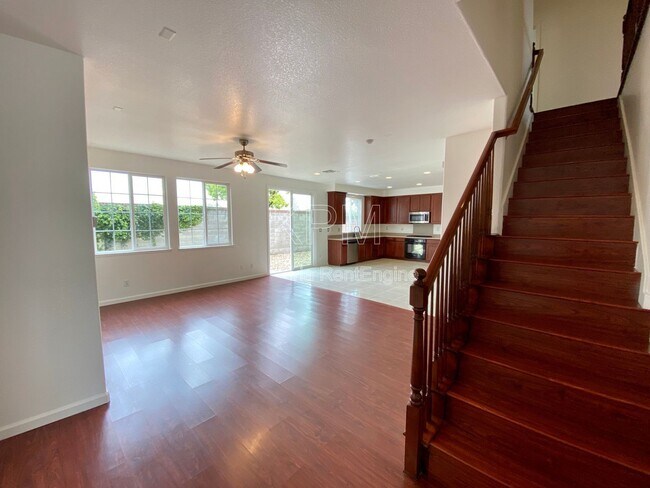 Building Photo - 10814 Peony Pl Dr