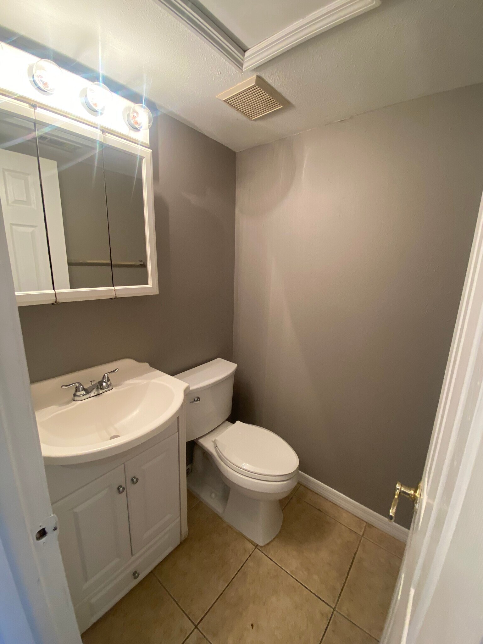 Building Photo - 5109 Burnside Ct