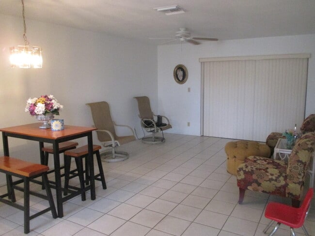 Building Photo - 2951 Ashley Dr W