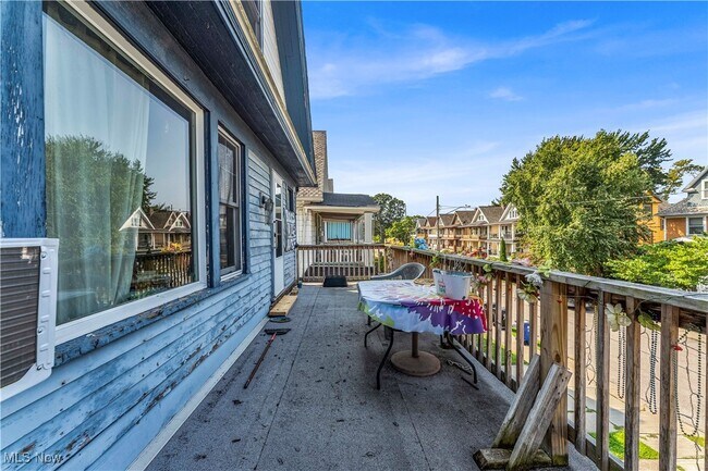 Building Photo - 1909 W 73rd St