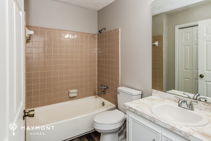 Building Photo - 346 Sprahler St