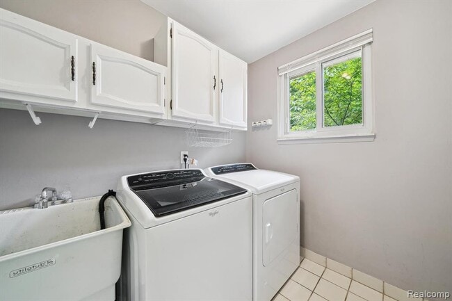 Building Photo - 7302 Parkway Ct