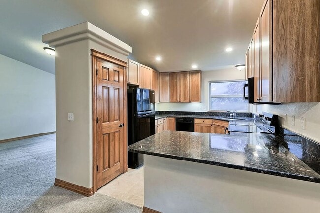 Building Photo - Light-Filled Living in a Peaceful Fort Collins Neighborhood