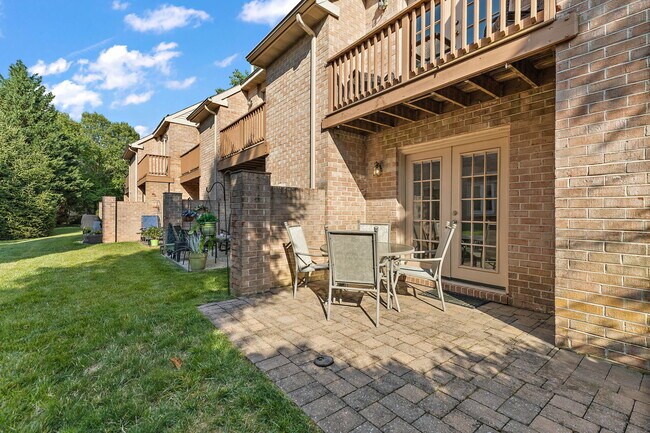 Building Photo - 38 Rampart Dr