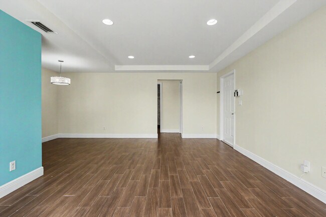 Building Photo - 1250 SW 113th Terrace
