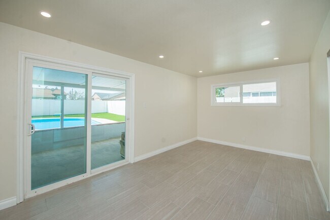 Building Photo - Completely Remodeld W/ Swimming Pool!