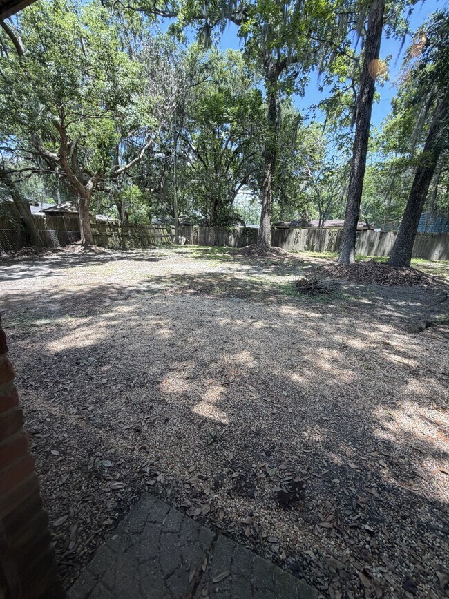 Building Photo - 520 Mimosa Pl