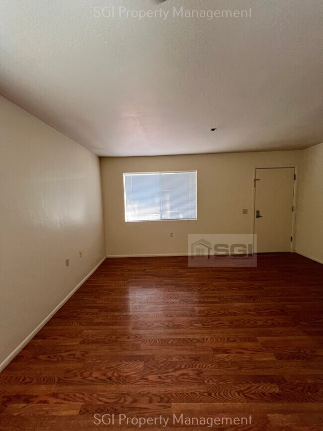 Building Photo - 12221 W Bell Rd