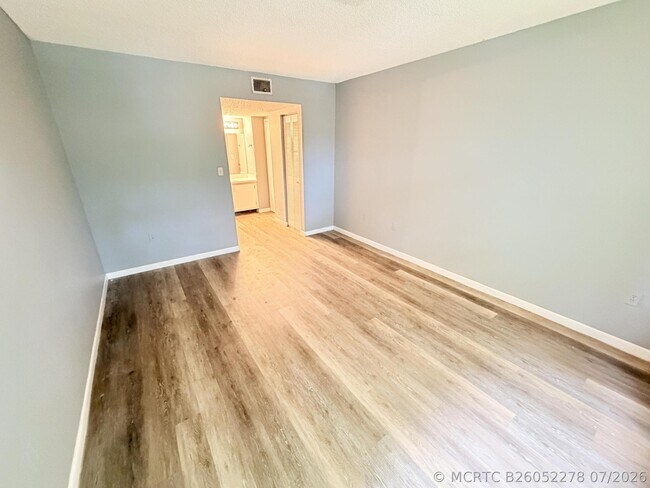 Building Photo - 4354 NW 9th Ave