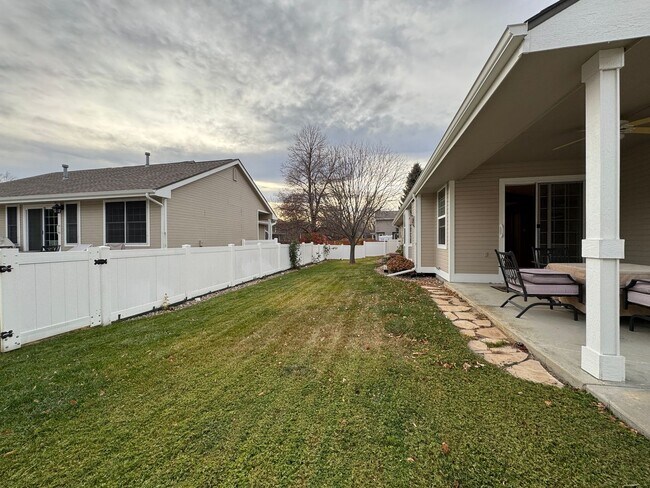 Building Photo - Beautiful home in English Ranch subdivision