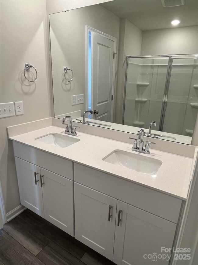 Building Photo - 3863 County Down Ave