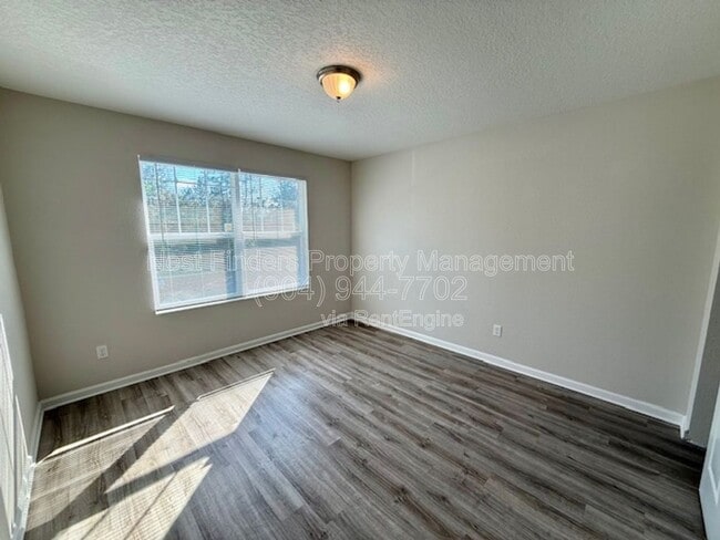 Building Photo - 9121 Western Way