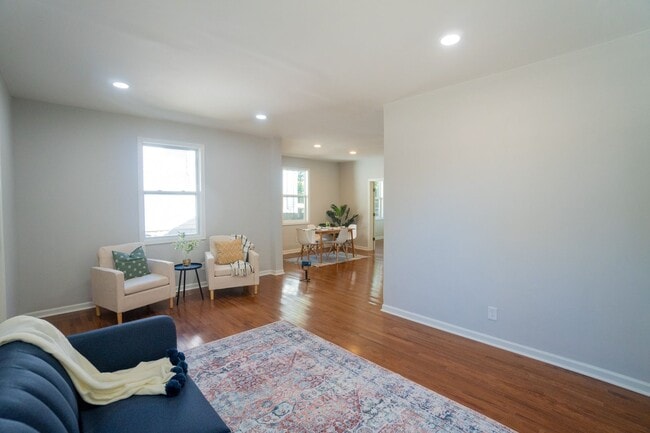 Building Photo - Charming East Nashville Home
