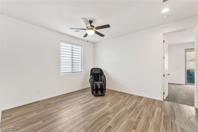 Building Photo - 877 Ariel Heights Ave