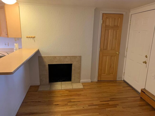 Building Photo - Nice & Cozy 1 bedroom Condo