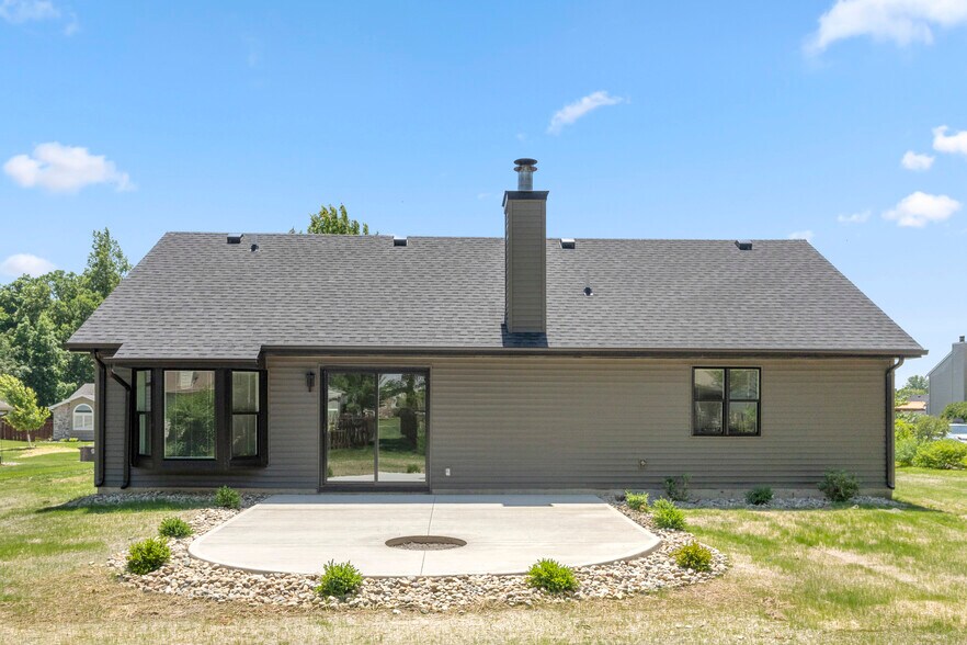 Building Photo - 7933 Basswood Pl