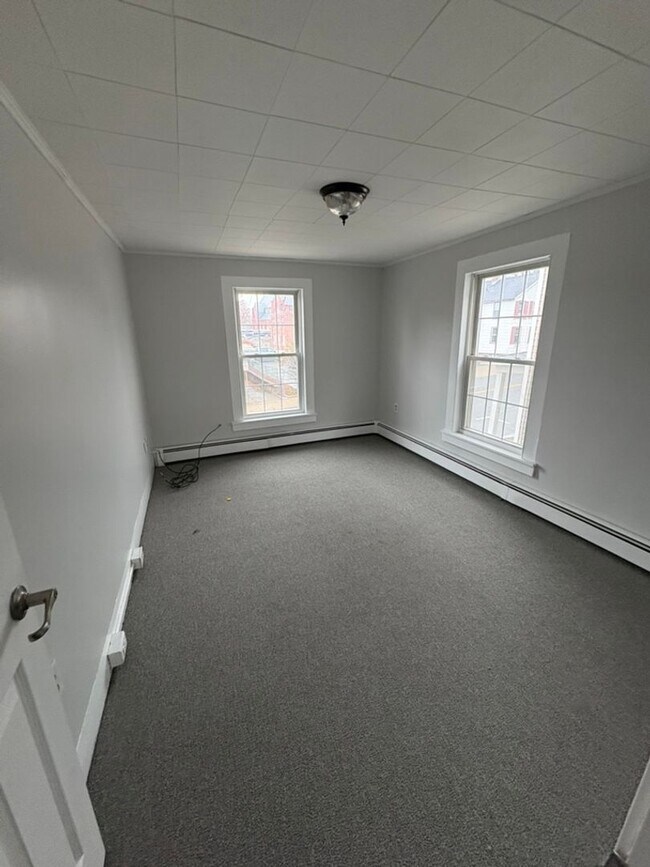 Building Photo - Spacious 4-Bedroom, 2-Bath Townhouse in Downtown Ware, MA