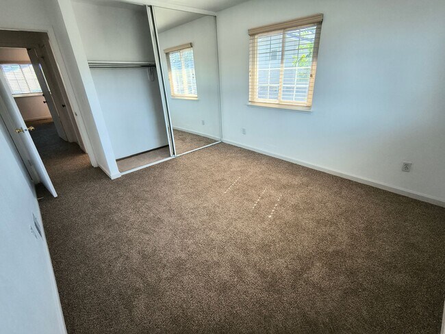 Building Photo - Beautiful and Spacious Two Story 4 Bed/3 Bath Home For Rent In Hercules!!!