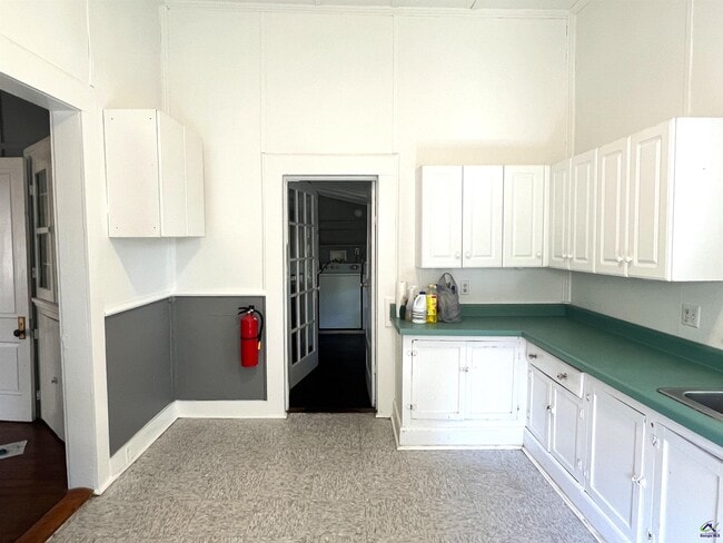 Building Photo - 310 Central Ave