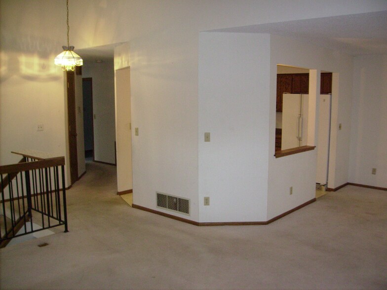 Building Photo - 6668 Kara Dr