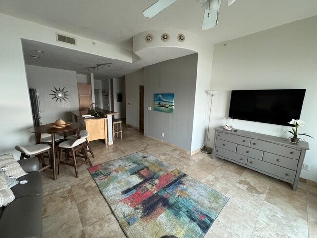 Building Photo - 9420 Seawall Blvd