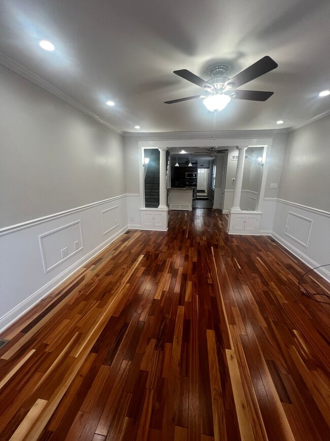 Building Photo - Four bedroom Gem in Port Richmond