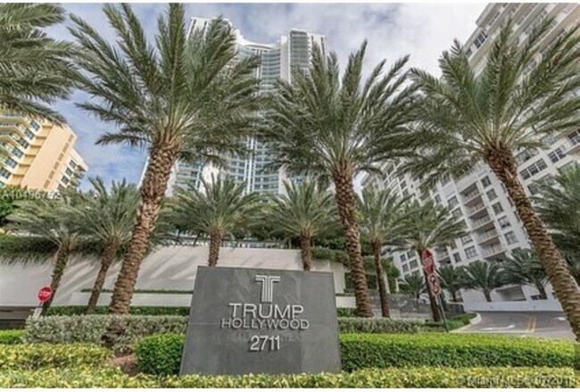 Building Photo - 2711 S Ocean Dr