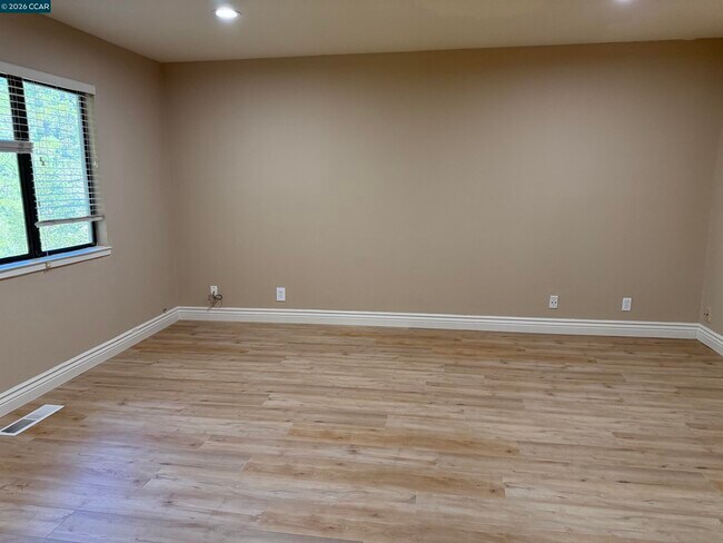 Building Photo - 671 Ironbark Cir