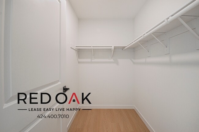 Building Photo - 856 S Gramercy Dr