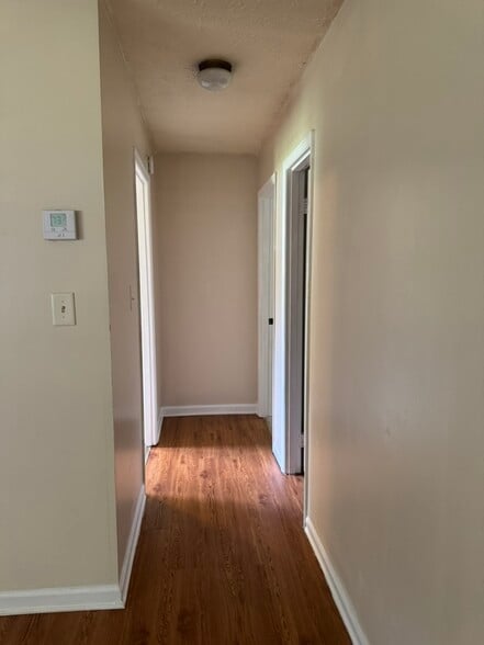 Building Photo - 150 Essex Ct