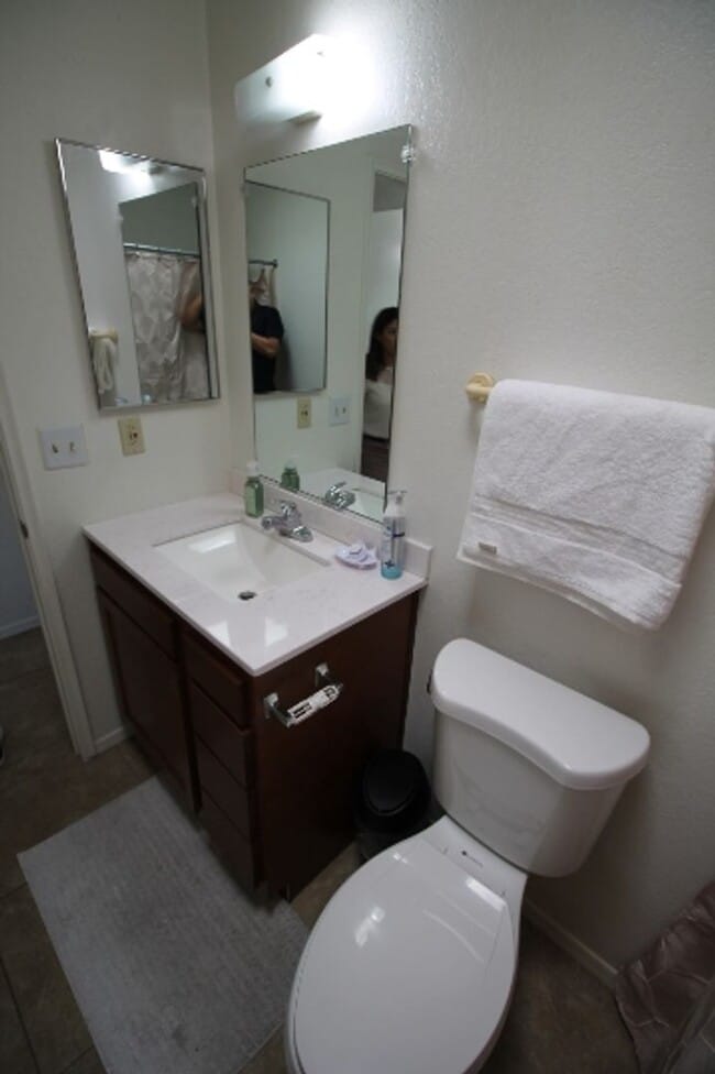 Building Photo - Townhome COMING AVAILABLE SOON!!!! Cute 2bd/2ba