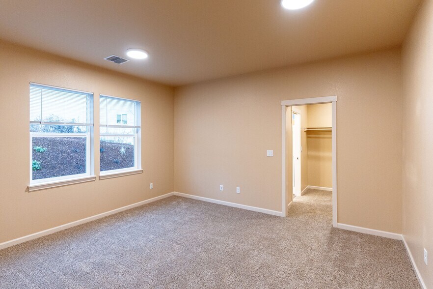 Building Photo - 5803 Joynak St S