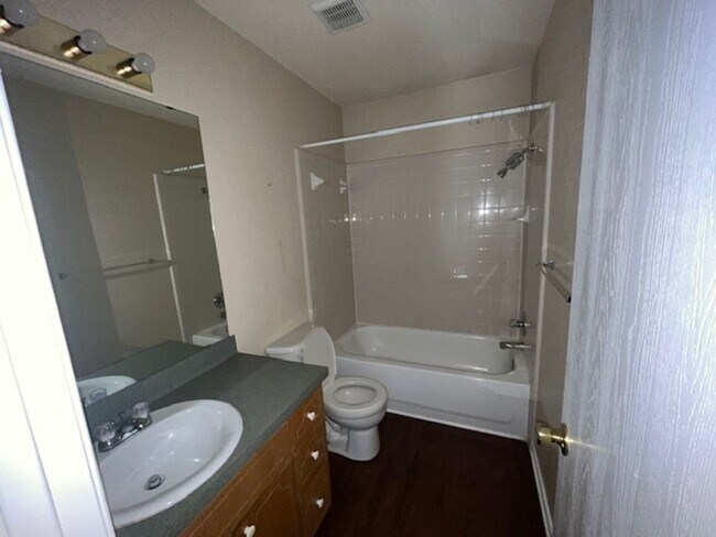 Building Photo - 4411 Abigail Dr