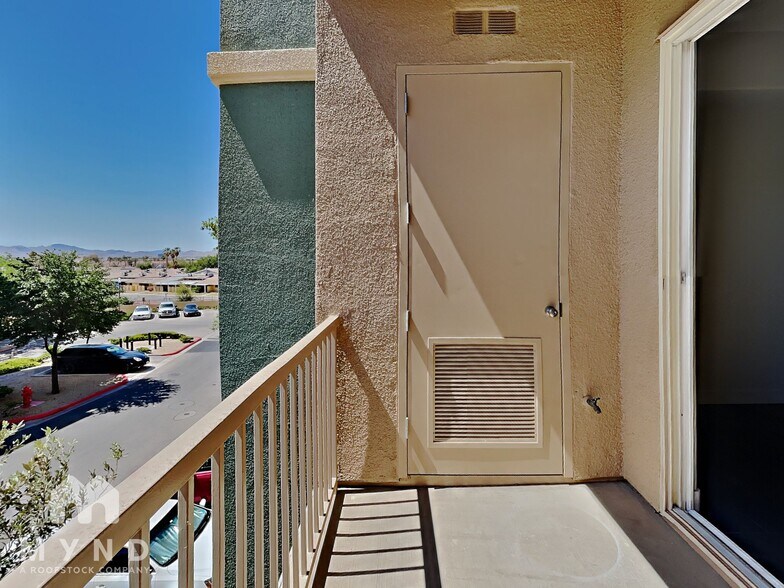 Building Photo - 68 E Serene Ave