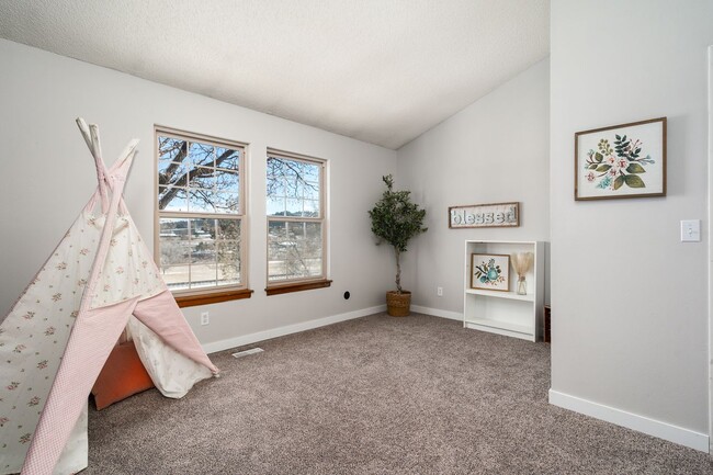 Building Photo - 6614 Overland Dr
