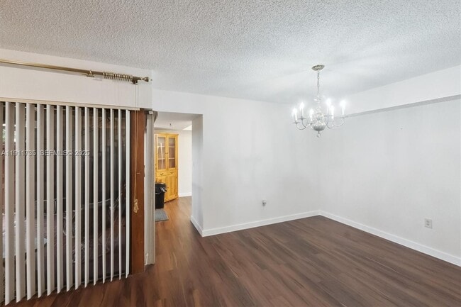 Building Photo - 5975 SW 137th Ave