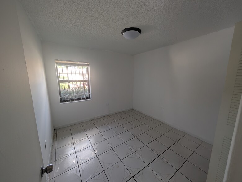 Building Photo - 20422 NW 29th Pl