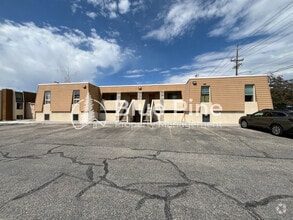 Building Photo - 1420-1420 E 17th St