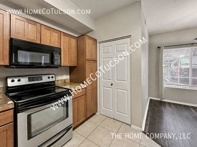 Building Photo - 1500 E Pusch Wilderness Dr